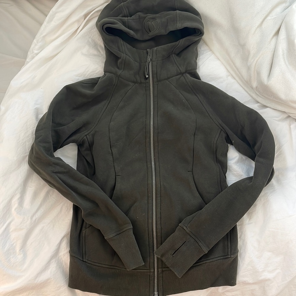 Lululemon scuba hoodie full zip in dark green size 6. Like new